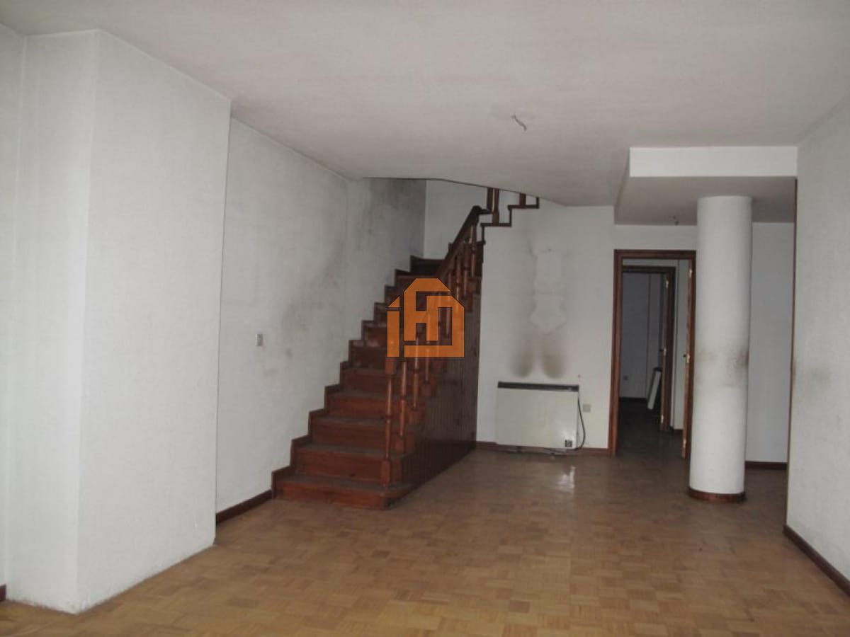 Piso en Calle Peregrinos (Trobajo del Camino) - Foto 2