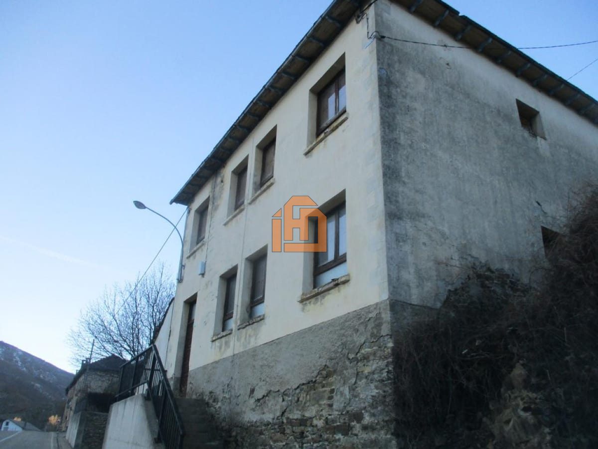Casa en Carretera General, 20 (Murias de Paredes)