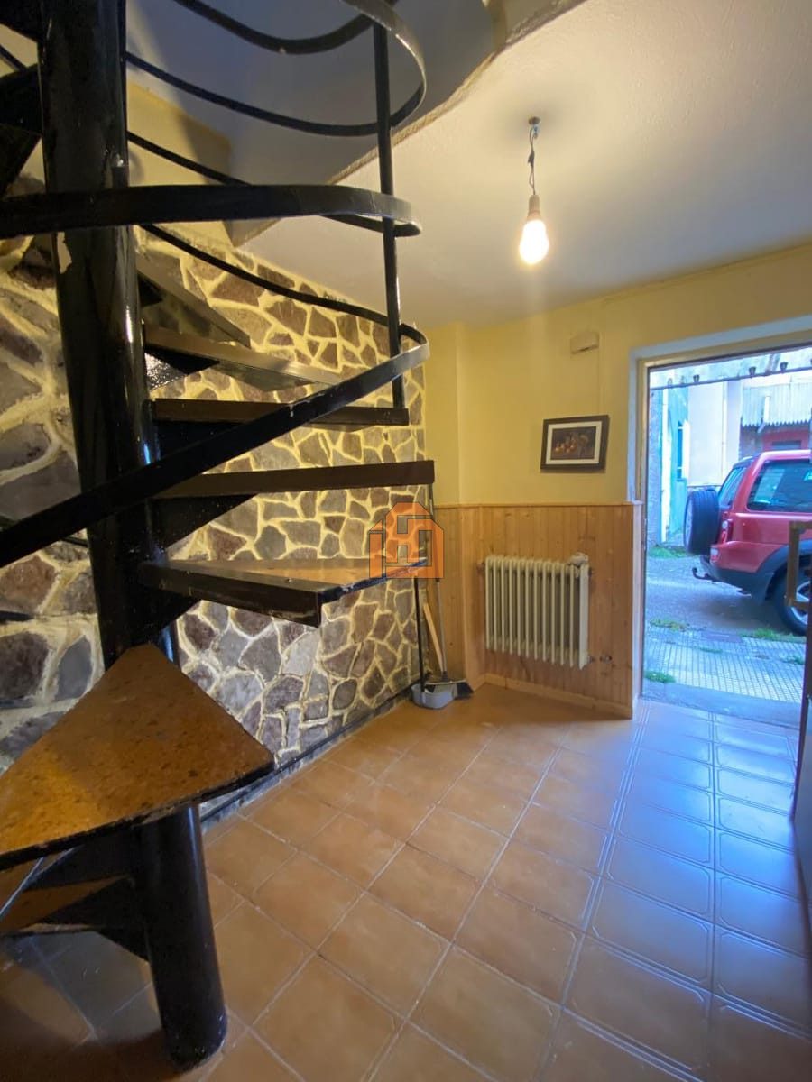 Casa en Calle Canonigo Isidoro, 39h (Pola de Gordon (La))