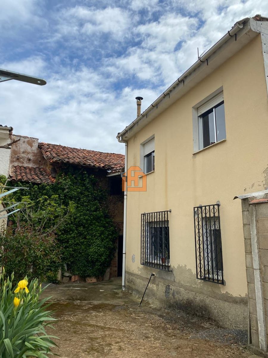 Casa en Calle Medio, 62 (Santovenia de la Valdoncina)