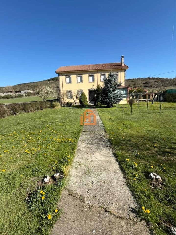 Casa en Calle Caboalles, 1021 (Carrocera)