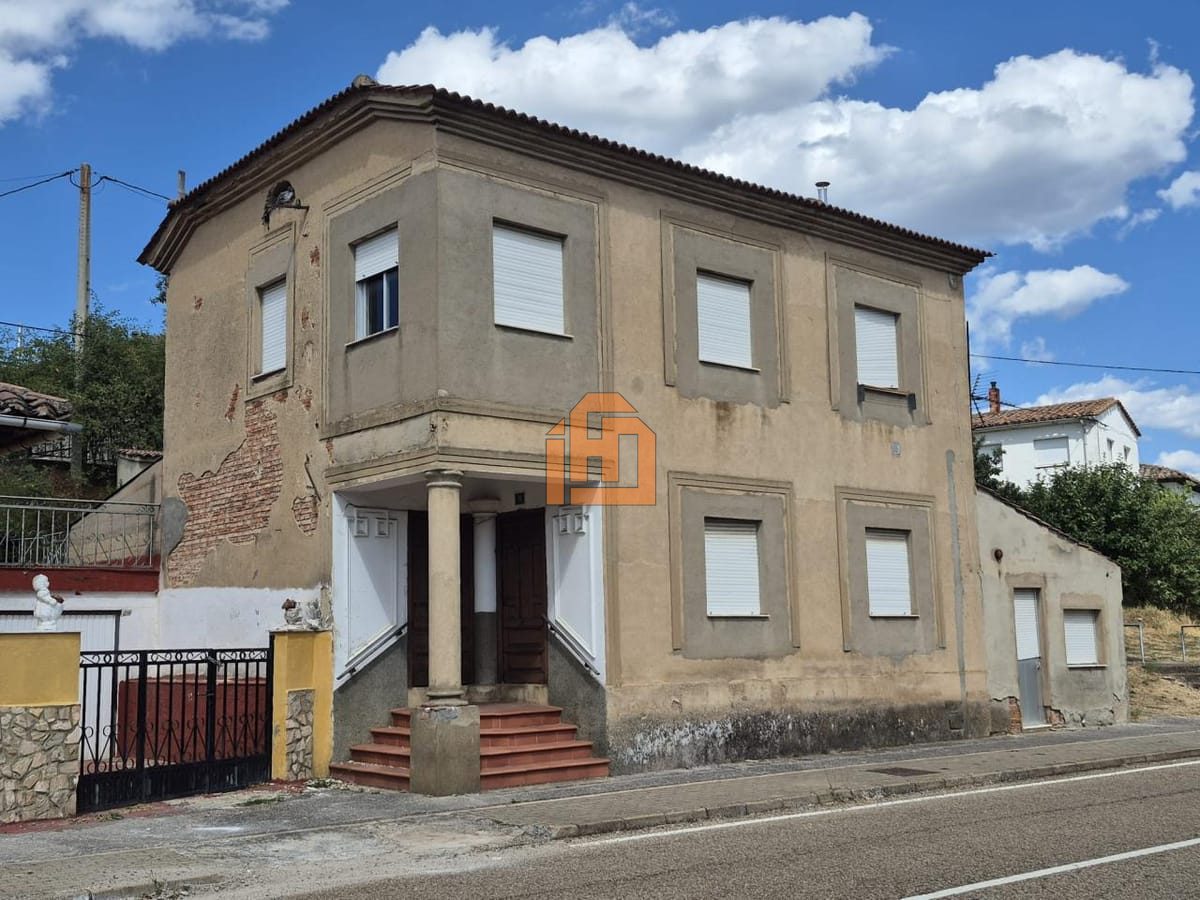 Casa en Otero de las Dueñas (Carrocera)