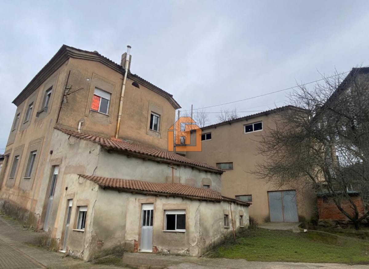 Casa en Otero de las Dueñas (Carrocera) - Foto 2