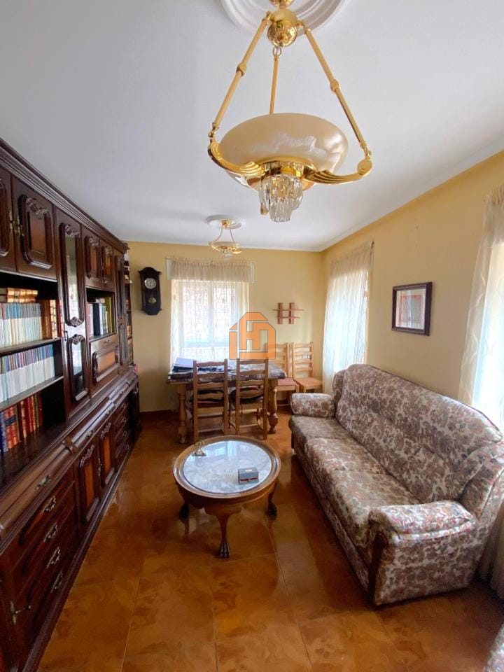 Casa en Plaza Constitución (La Robla) - Foto 4