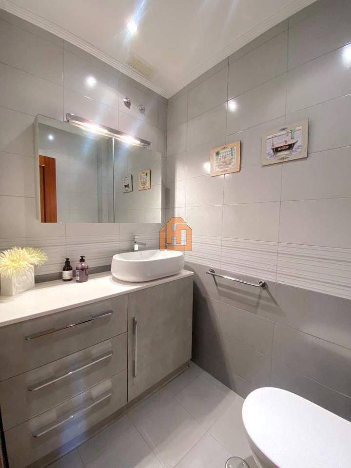 Chalet adosado en la Urbanización Monteléon - Foto 10