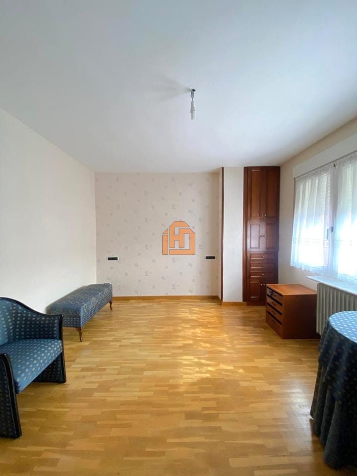 Chalet adosado en la Urbanización Monteléon - Foto 18