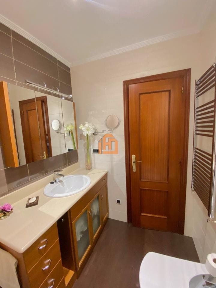 Chalet adosado en la Urbanización Monteléon - Foto 22