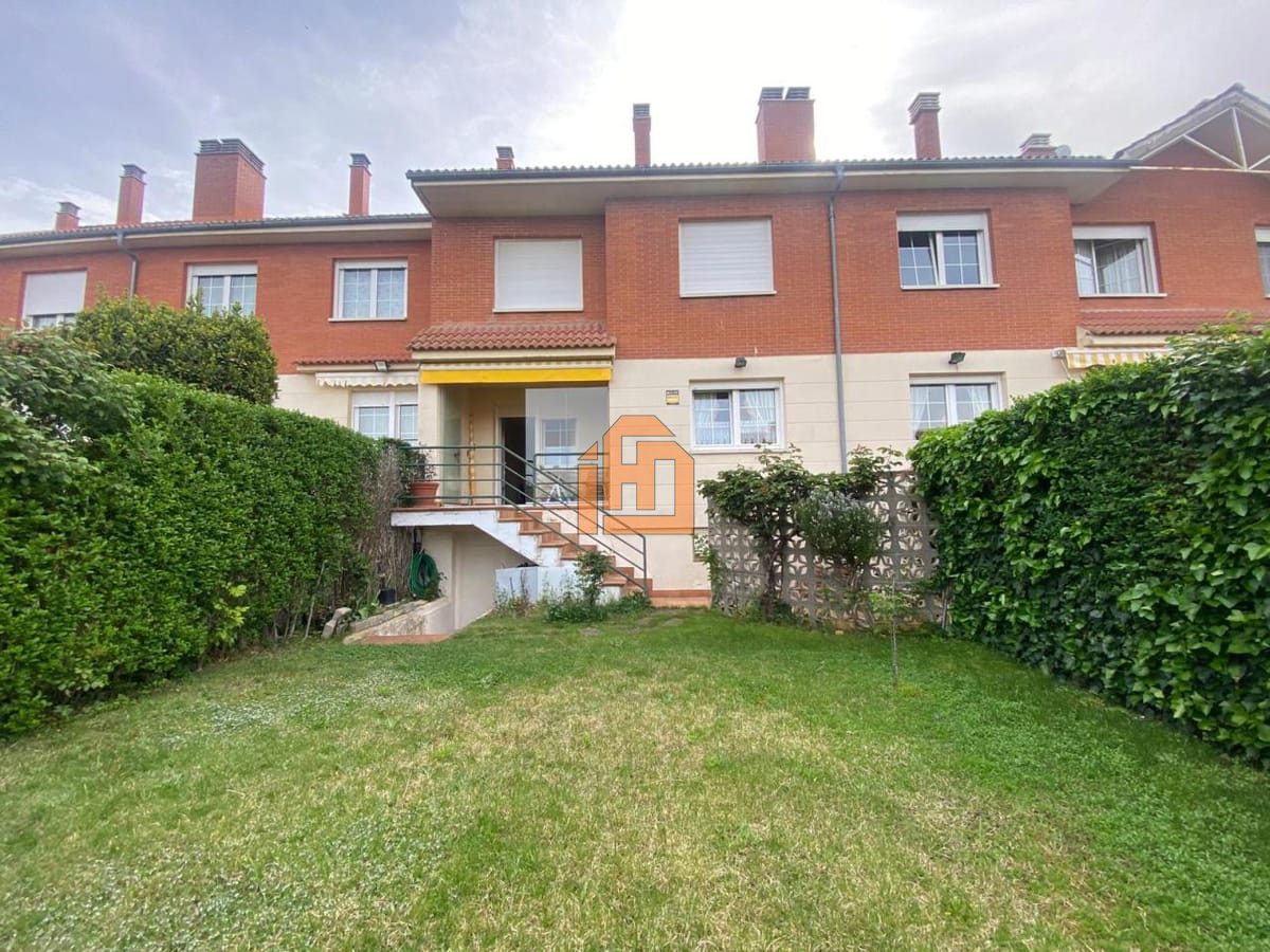 Chalet adosado en la Urbanización Monteléon - Foto 33