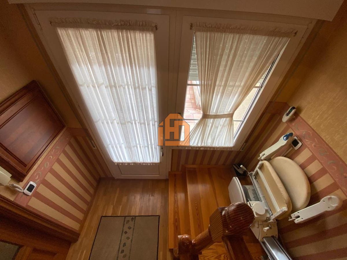 Chalet adosado en la Urbanización Monteléon - Foto 34