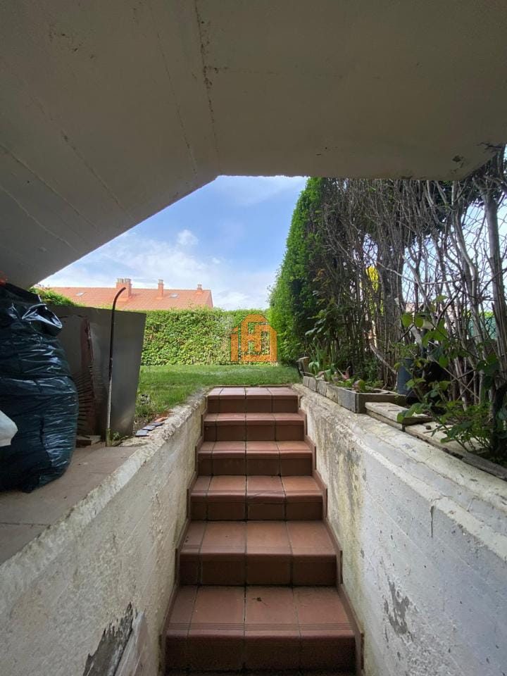 Chalet adosado en la Urbanización Monteléon - Foto 35