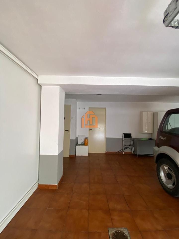 Chalet adosado en la Urbanización Monteléon - Foto 37