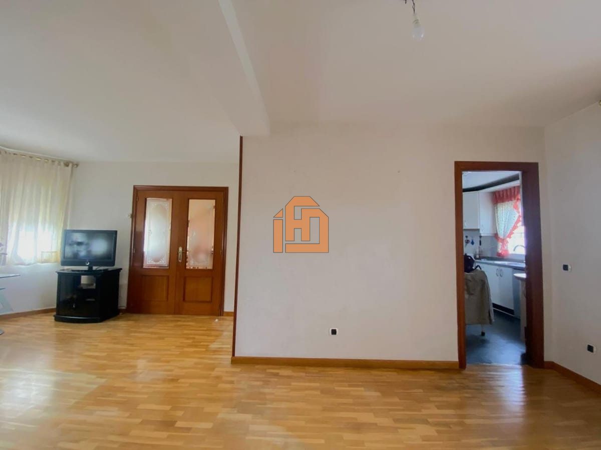 Chalet adosado en la Urbanización Monteléon - Foto 6