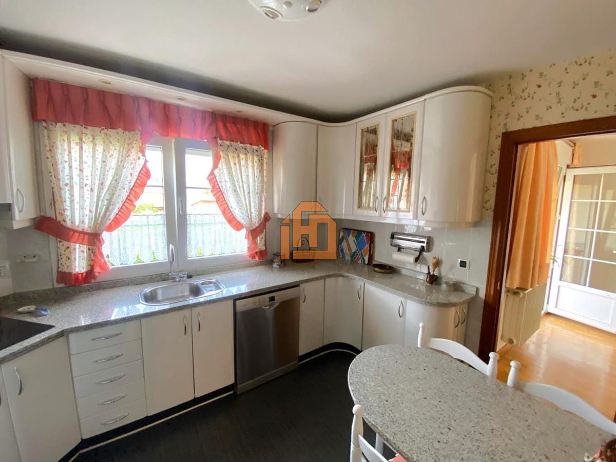 Chalet adosado en la Urbanización Monteléon - Foto 7