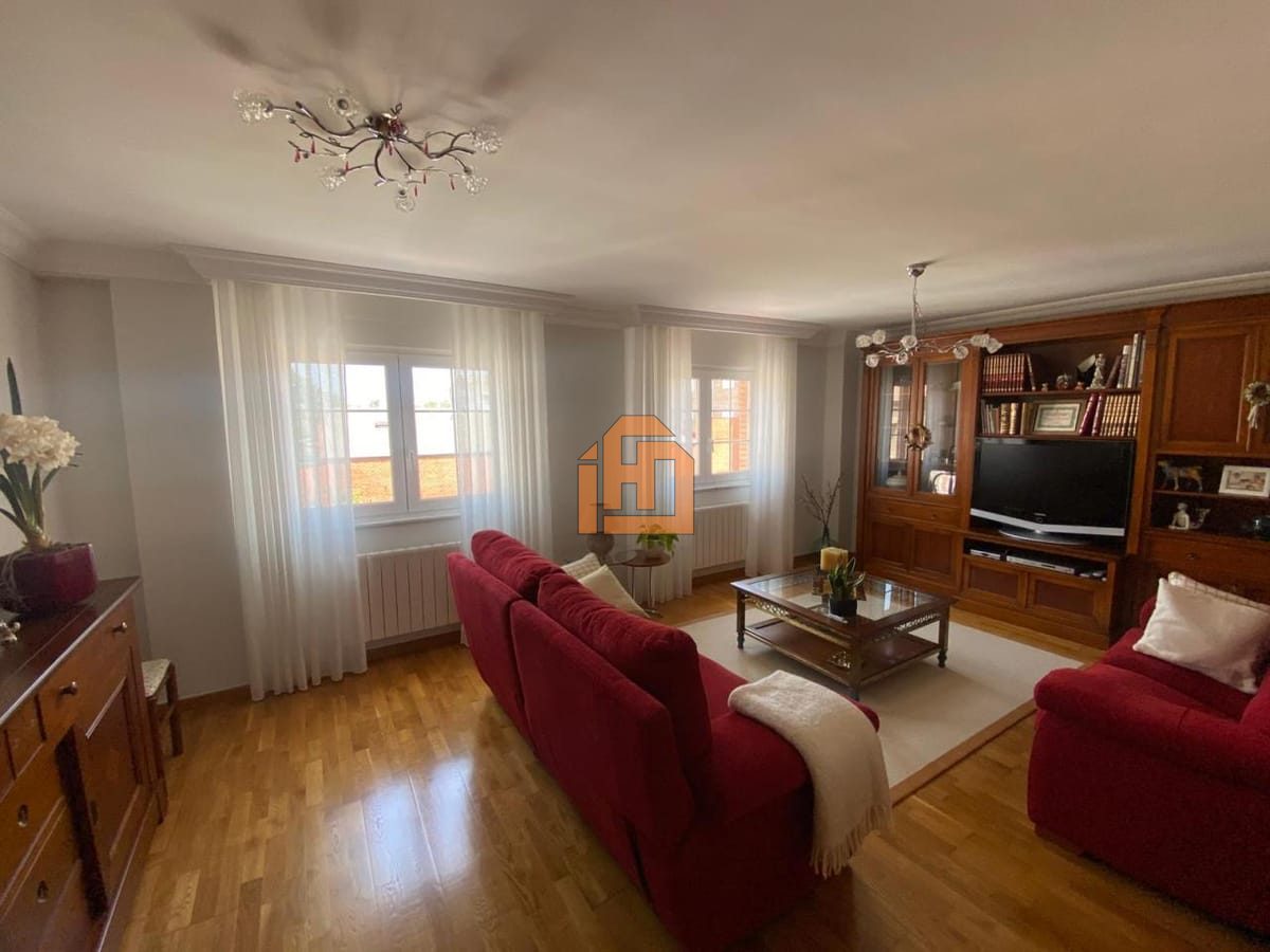 Casa o chalet independiente en venta en Trobajo del Camino - Foto 17