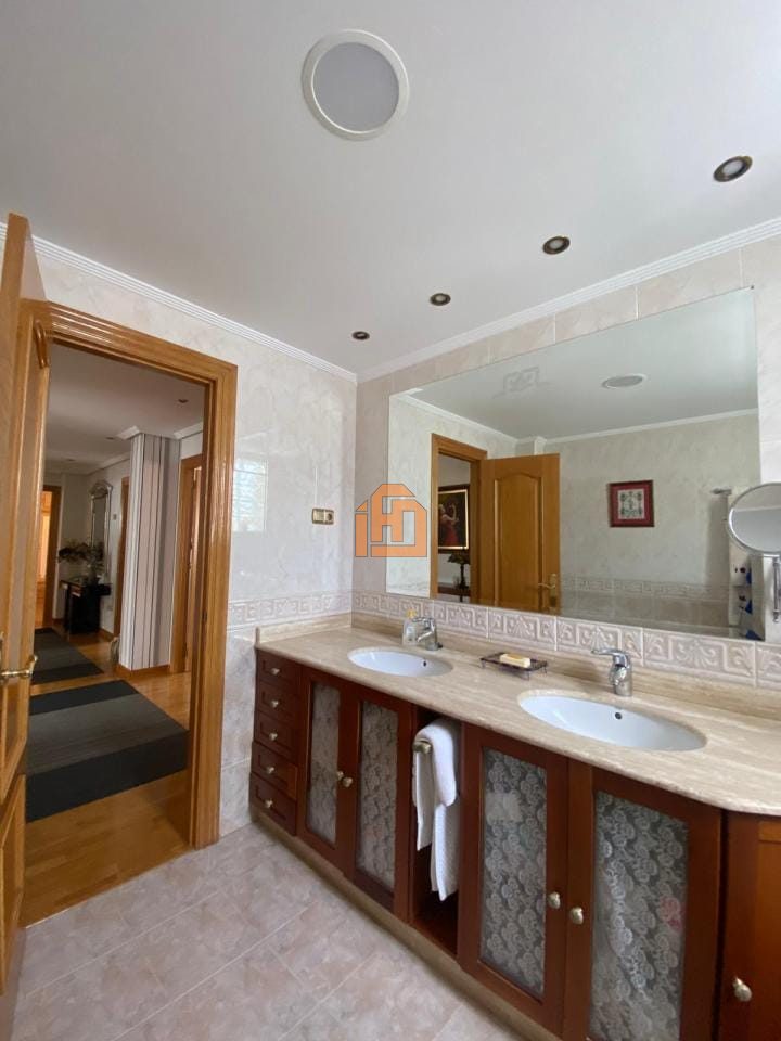 Casa o chalet independiente en venta en Trobajo del Camino - Foto 25