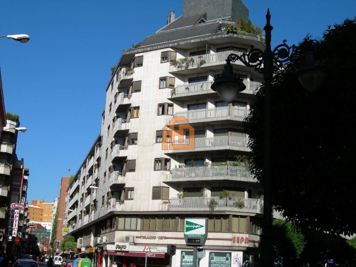 Plaza de garaje en la calle San Agustín