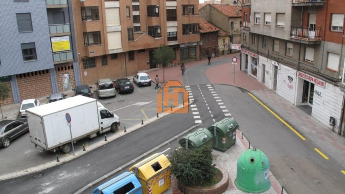 Local en Calle Nocedo 2 24007 Leon (Palomera - la Torre - San Mamés)