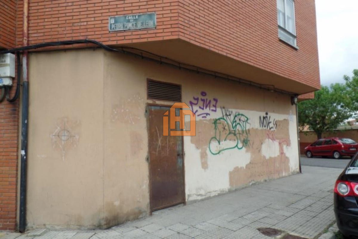 Local en Calle Pedro Ponce De Leon 33 24005 Leon (San Esteban)