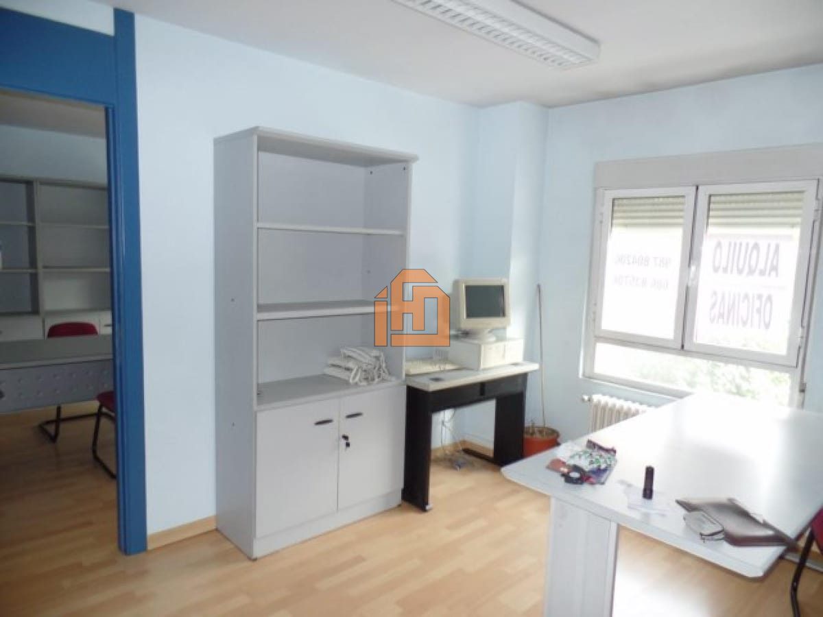 Local en Calle Doctor Fleming 4 1º B 1y2 24009 Leon (Crucero)