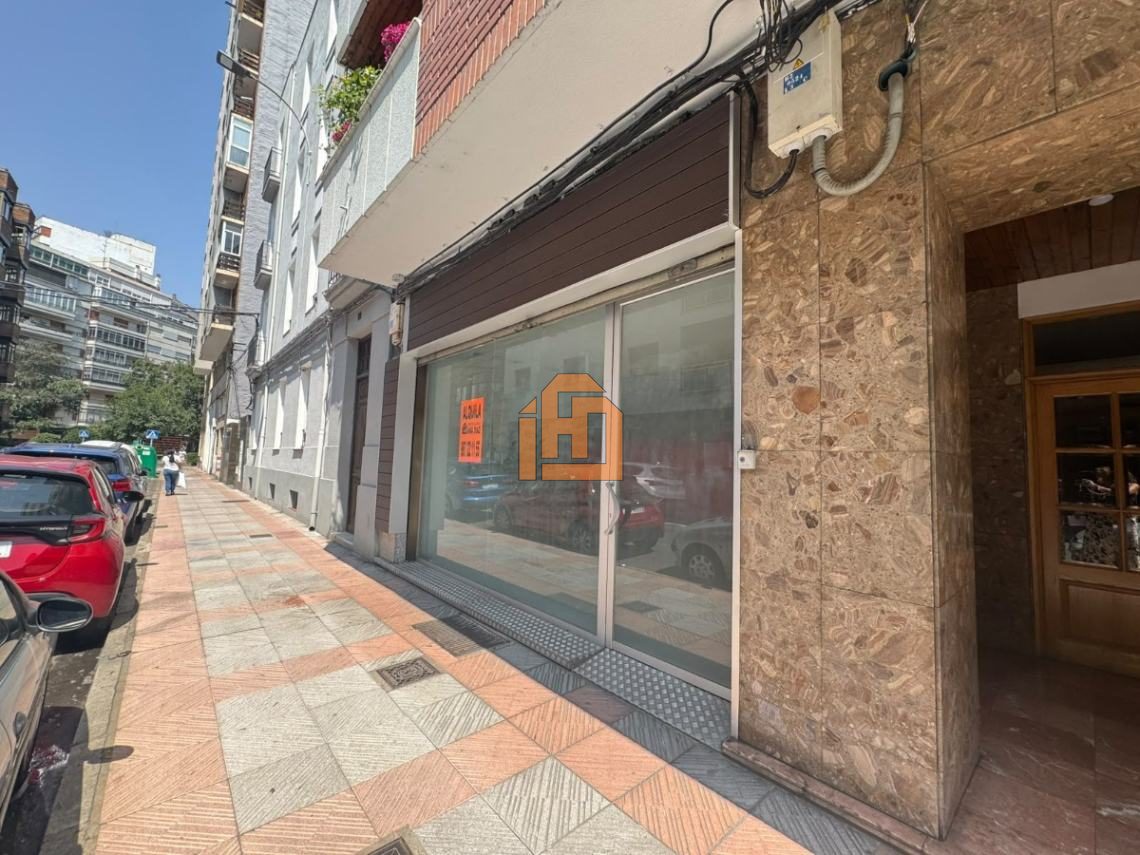 Local comercial en la calle Juan Madrazo