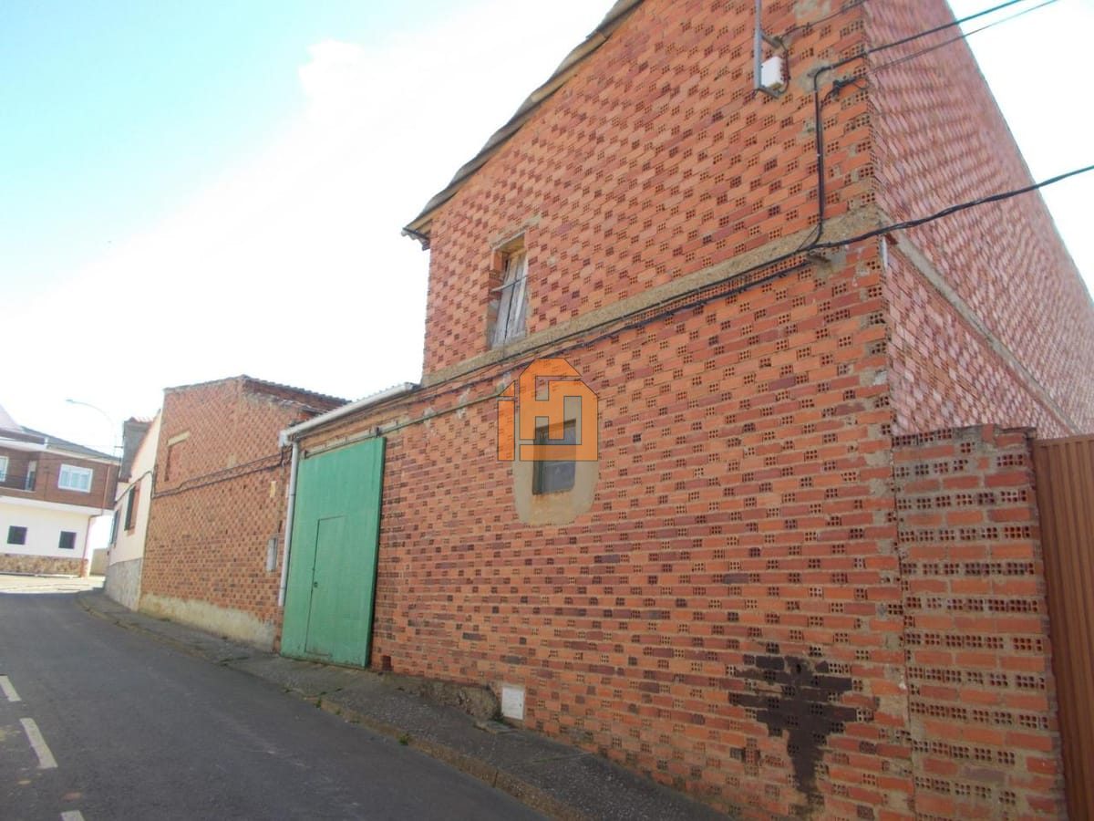 Nave industrial en Calle San Miguel 1 24206 Castilfale (Castilfale)