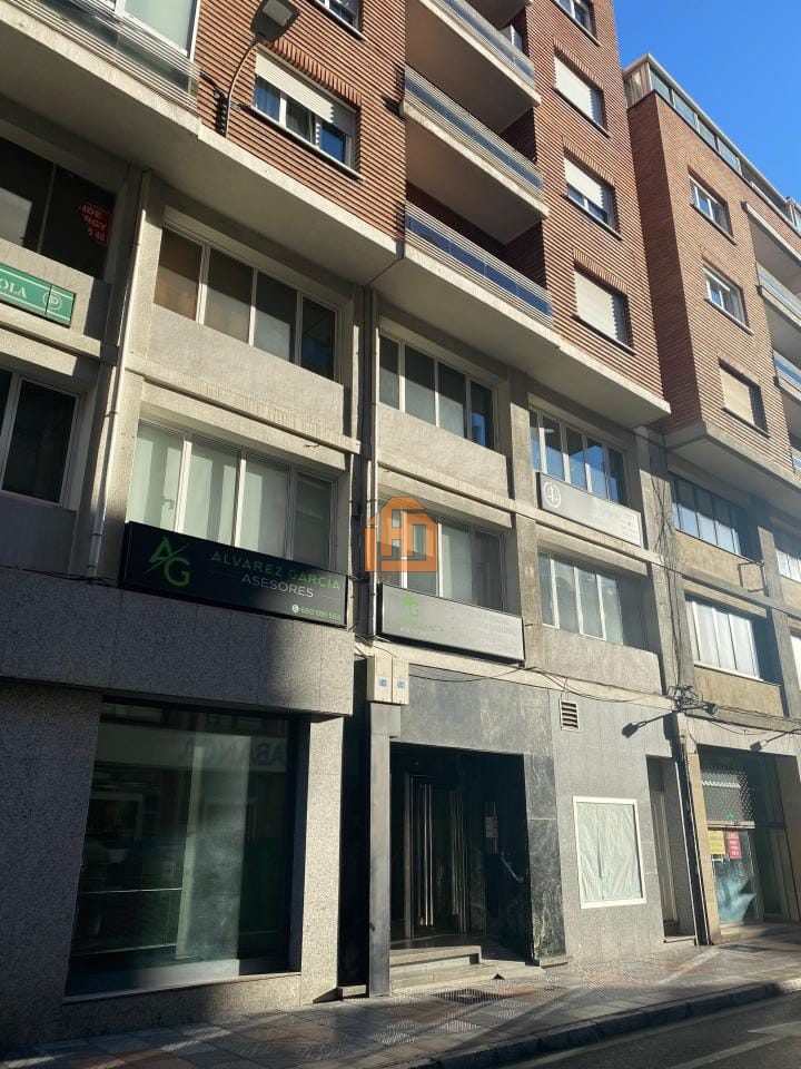Local en Calle Arquitecto Torbado 6 2º G 24003 Leon (Centro)
