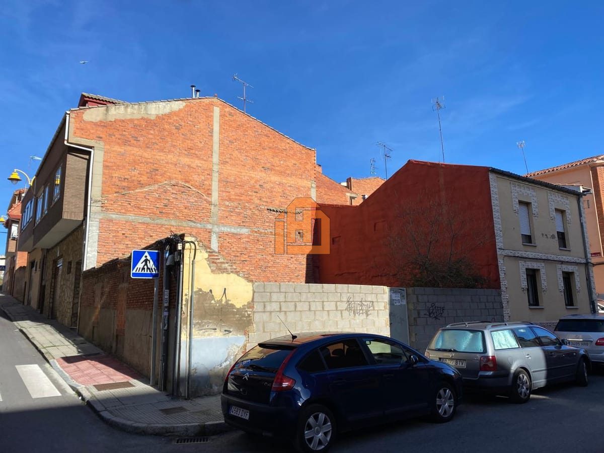 Terreno en Calle Benito Arias Montano, 16º18 (San Esteban)