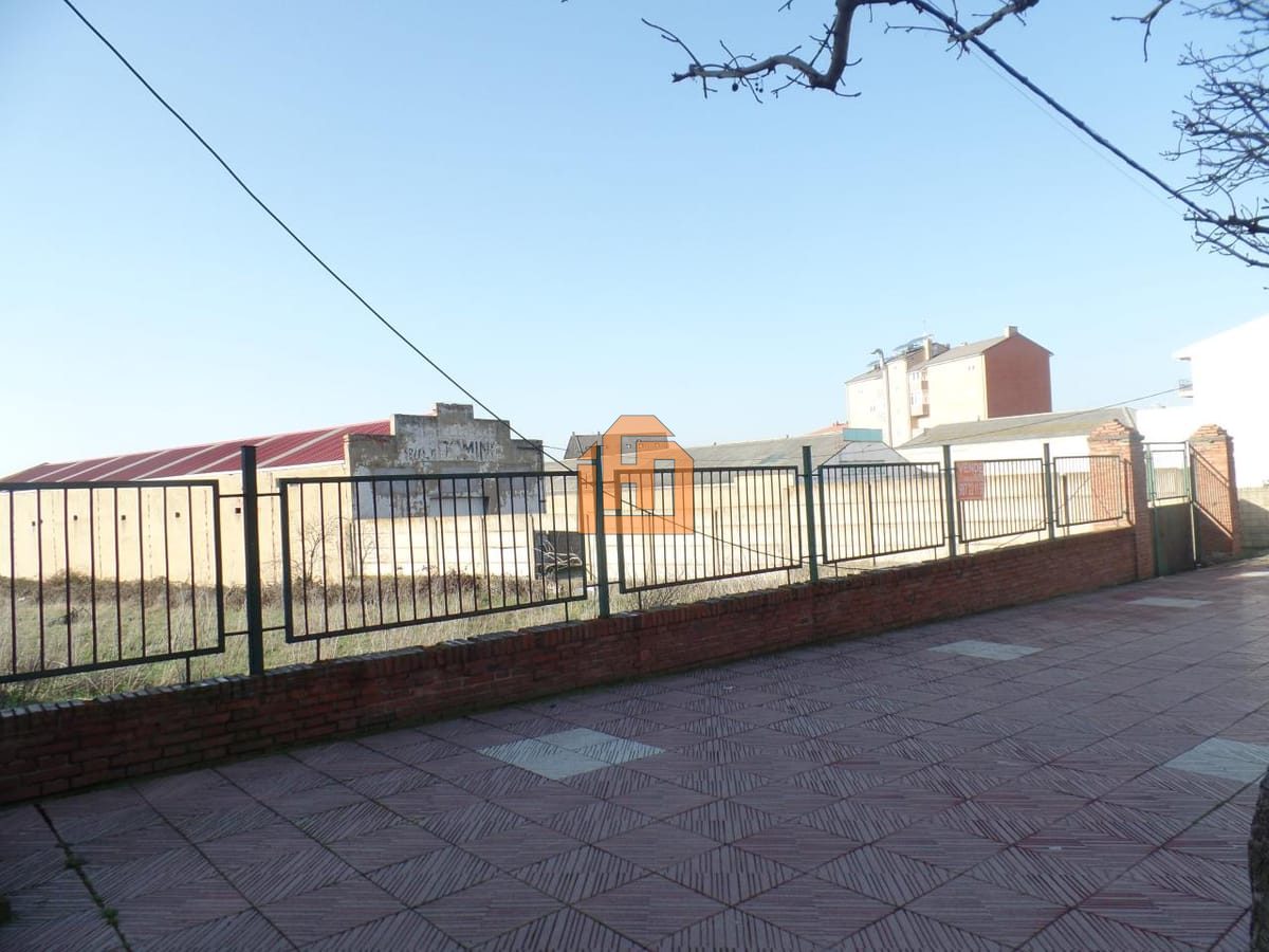 Terreno en Avenida Madrid, 94 (Puente Castro)