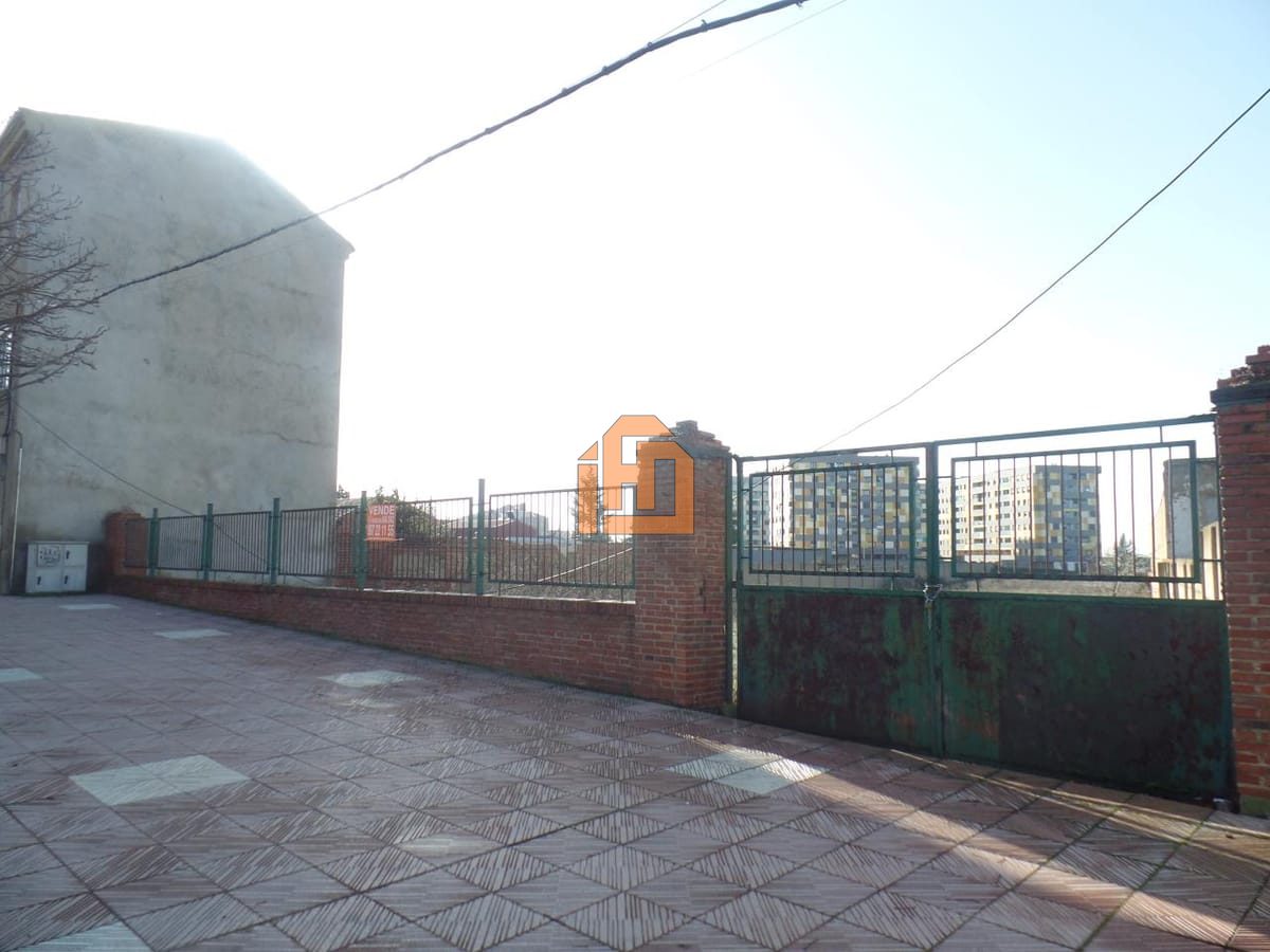 Terreno en Avenida Madrid, 94 (Puente Castro)