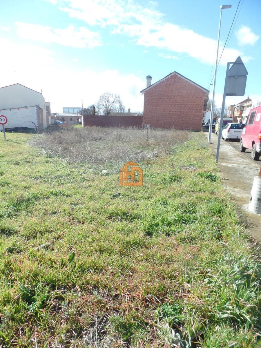 Terreno en Calle Virgen De Los Imposibles, 1 (Santovenia de la Valdoncina)