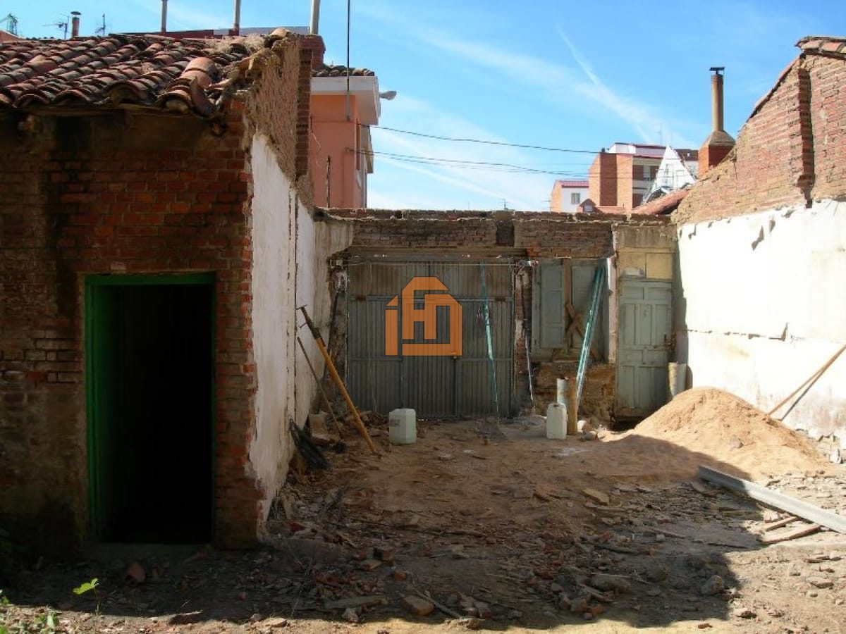 Terreno en Calle Gumersindo Azcarate, 28 (Mariano Andres)