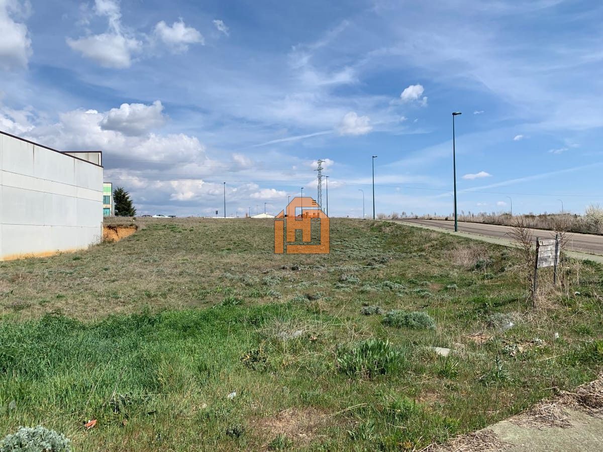 Terreno en Calle Raya, 106 (Trobajo del Camino)