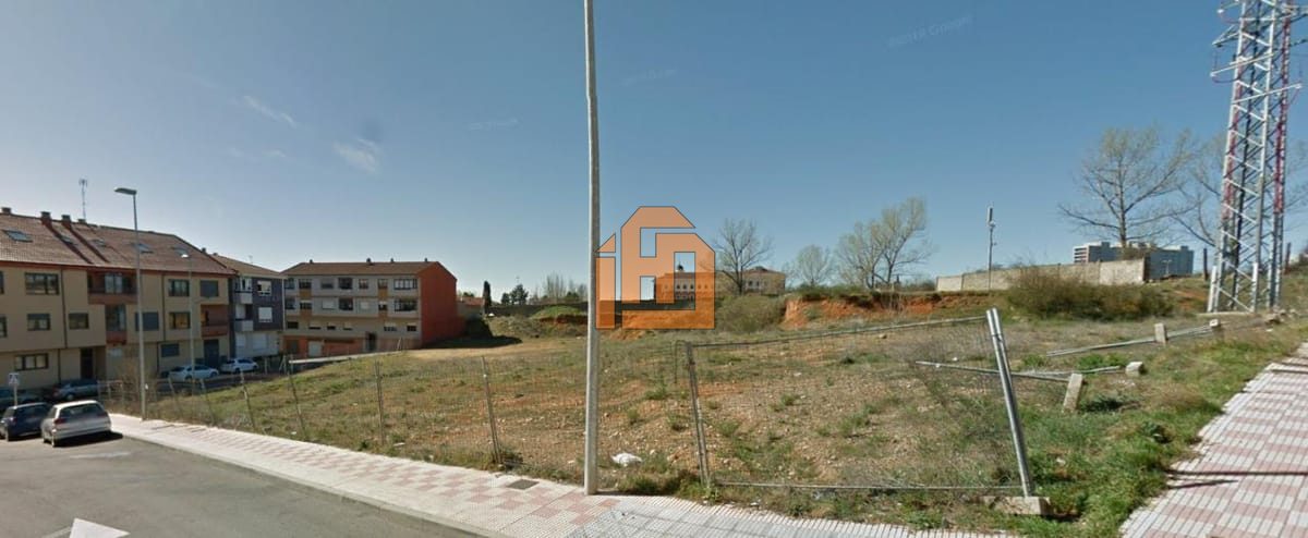 Terreno en Calle San Pedro, 7 (Navatejera)