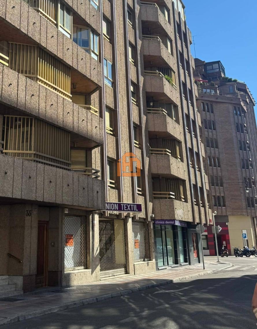 Local Roa de la Vega 35