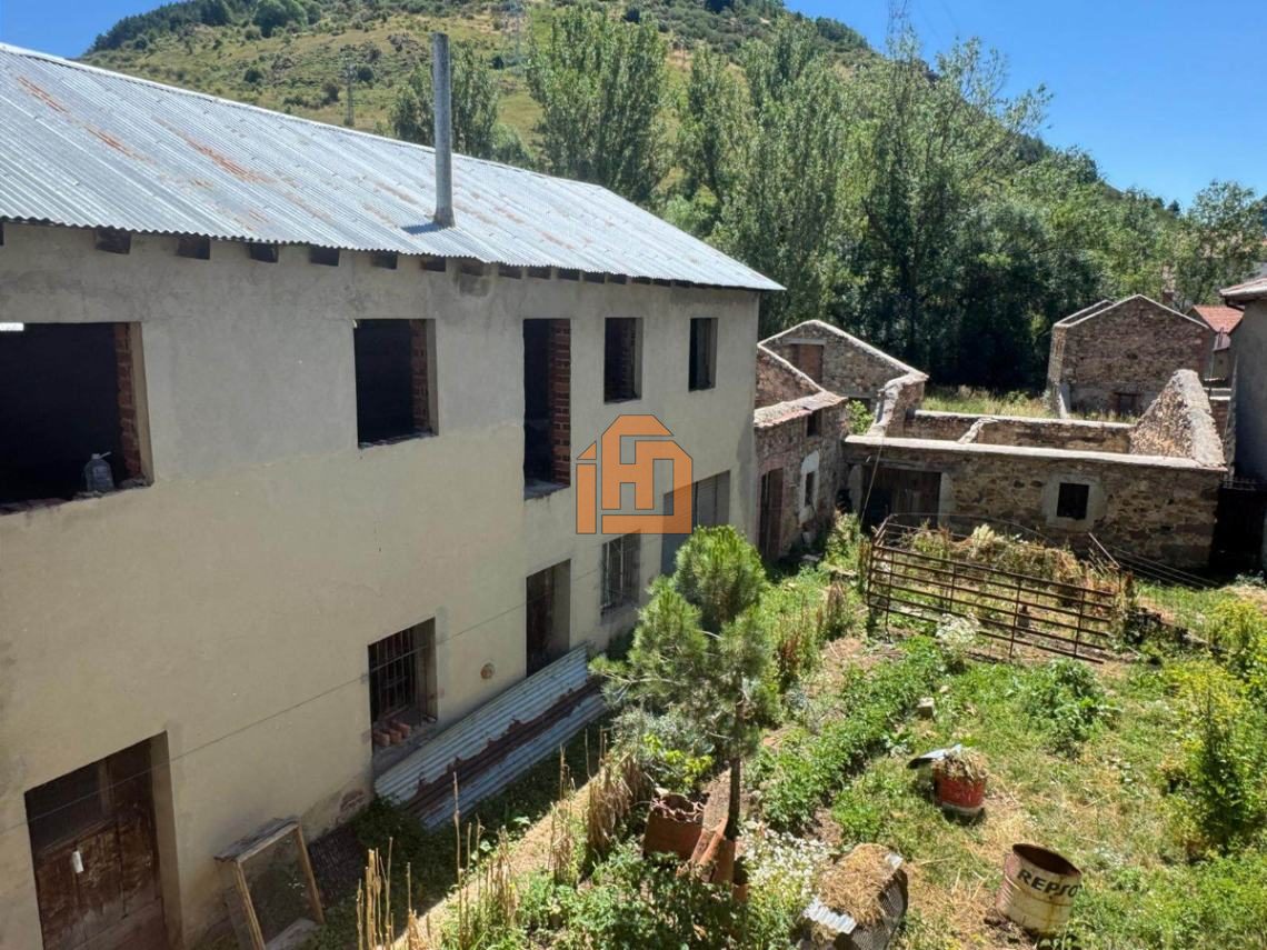 Parcela urbana con uso industrial en Villamanín - Foto 11