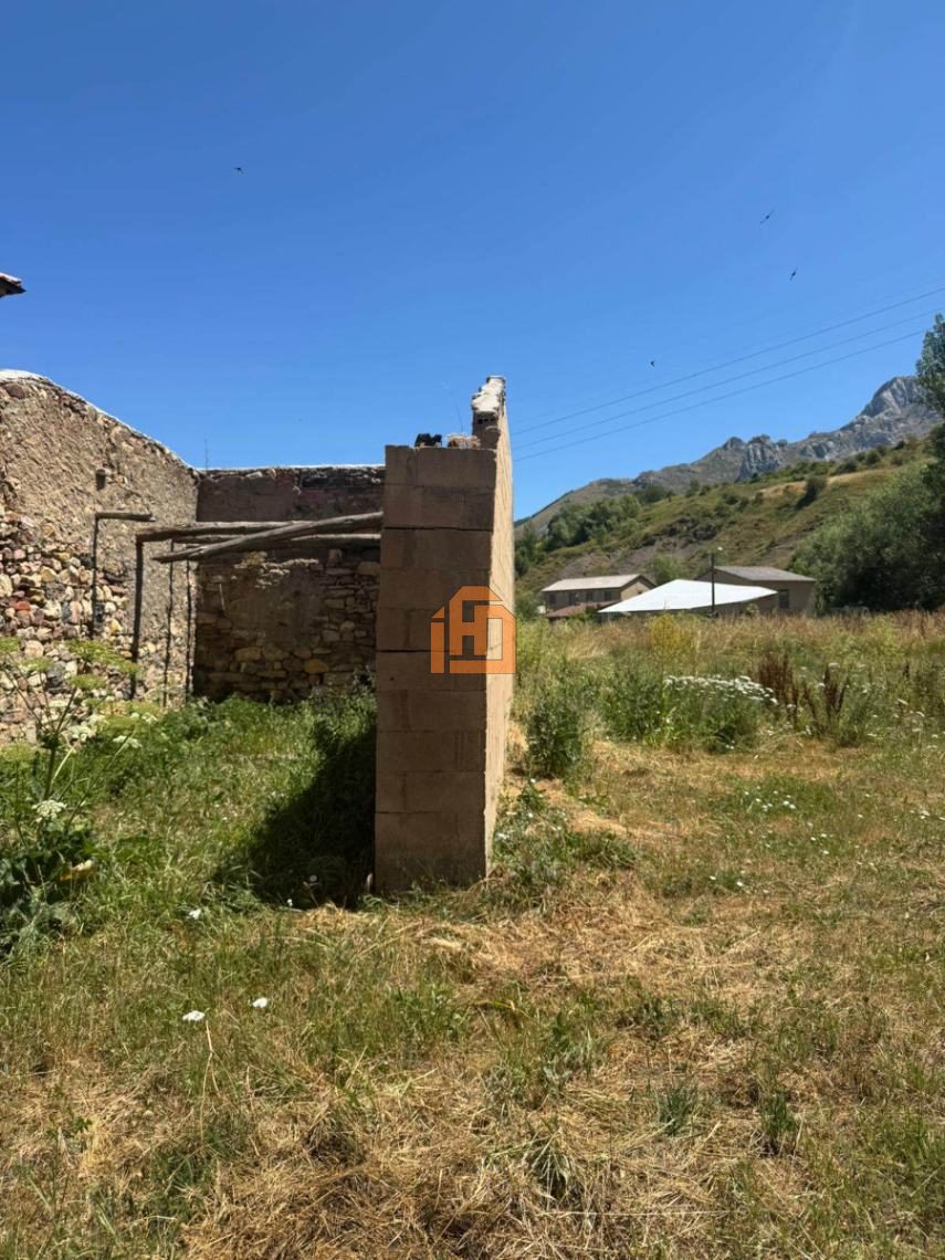 Parcela urbana con uso industrial en Villamanín - Foto 4