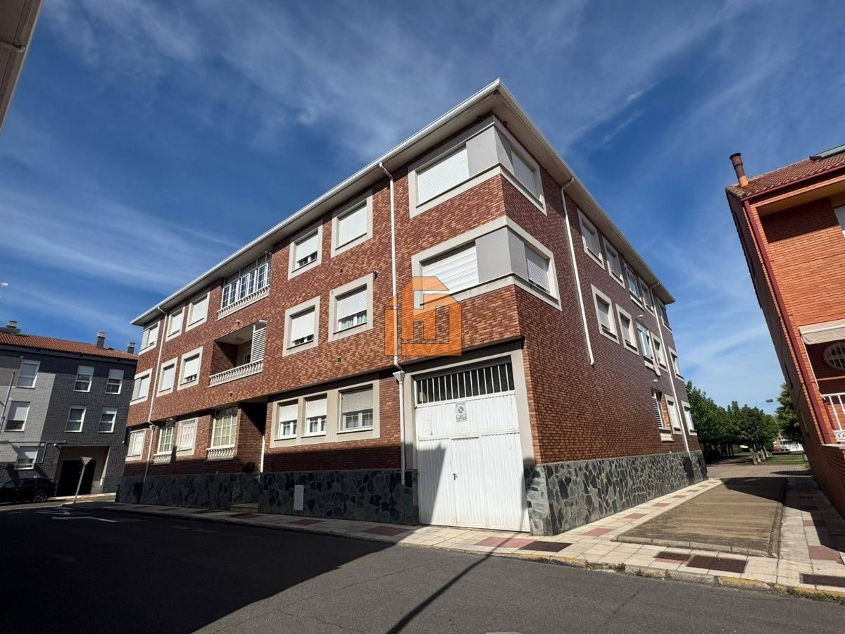 Piso amueblado en la calle Goya, barrio La Sal