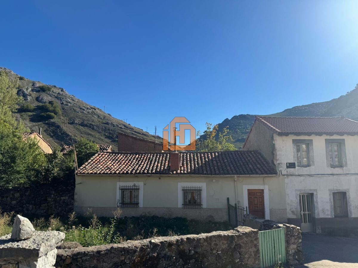 Casa en Calle La Fuente (La Vid)