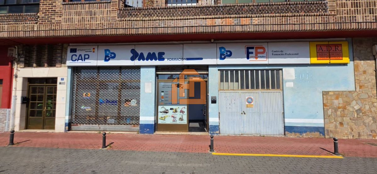 Local comercial en la Plaza Polideportivo - La Robla