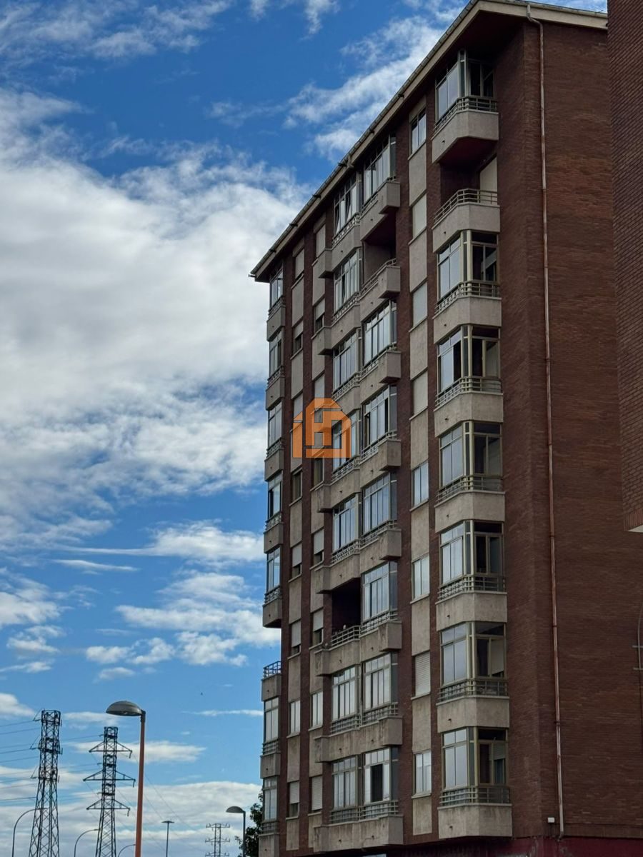 Piso en el Polígono X.