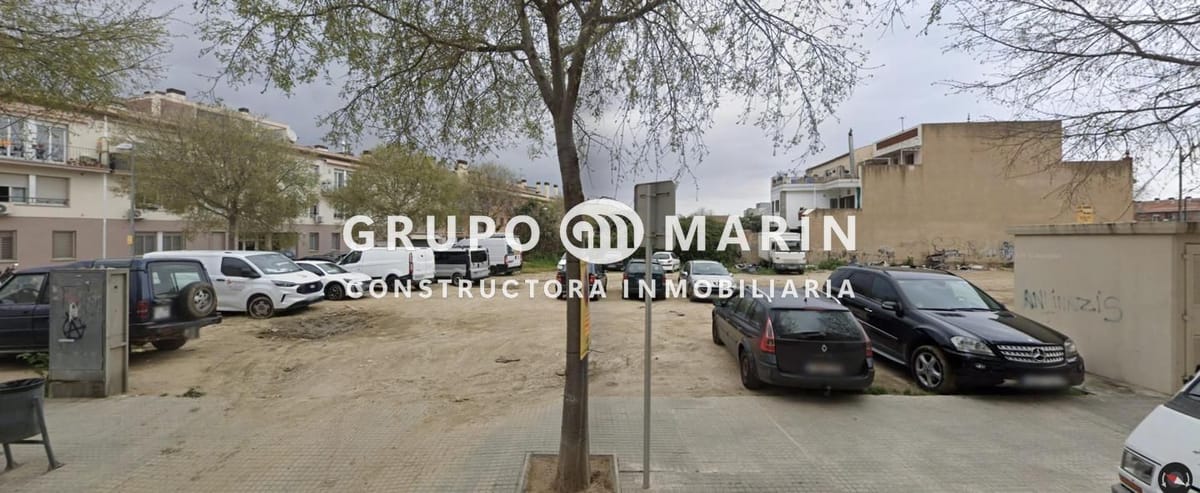 FINCA URBANA · PINEDA DE MAR