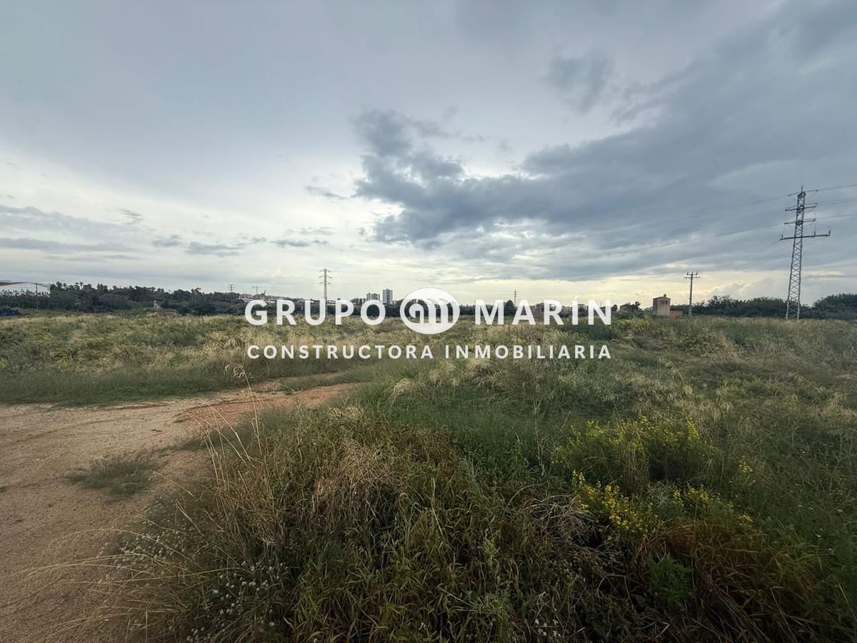 FINCA RÚSTICA CON CASA Y POZO PROPIO
