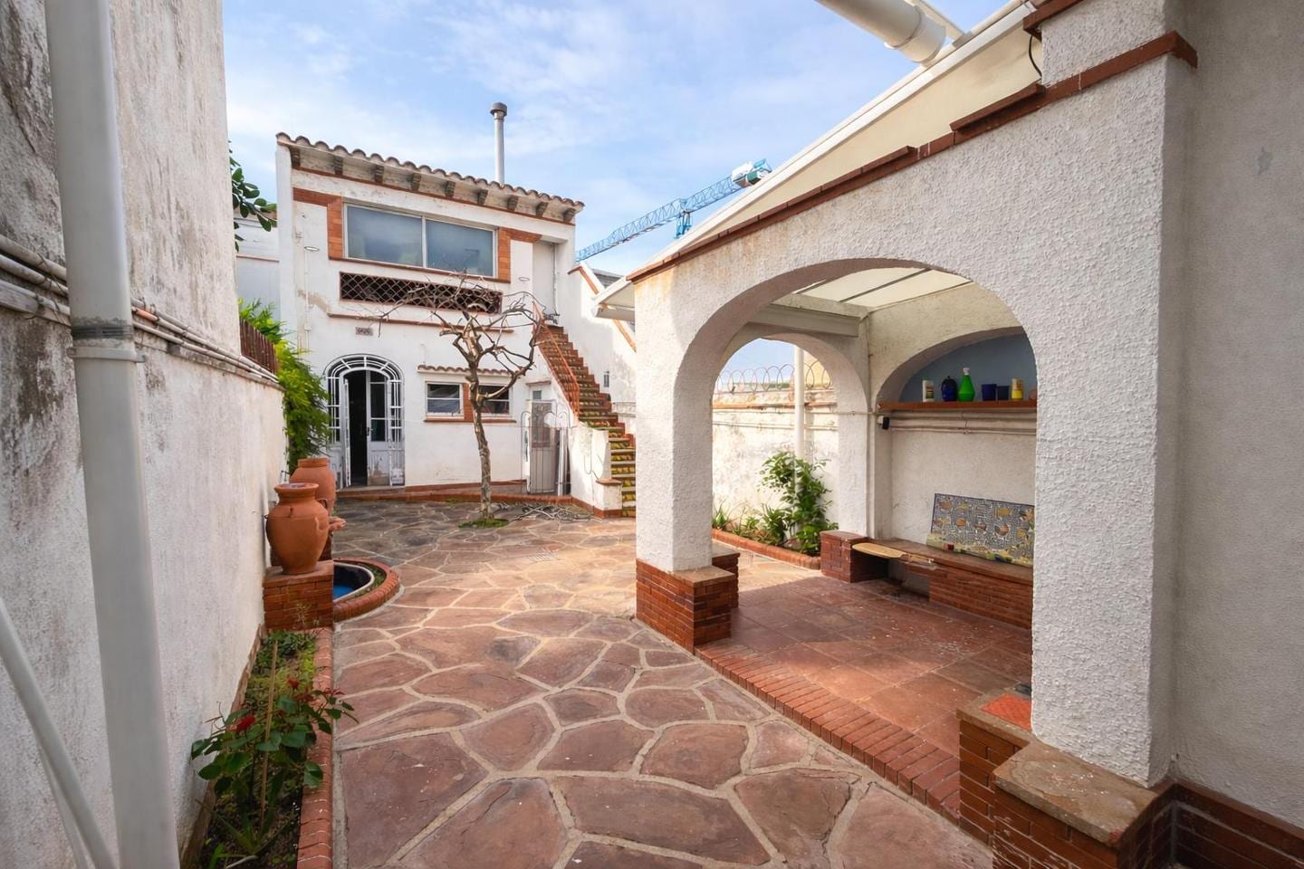 ¡Magnífica propiedad con patio, terraza y estancias clásicas en el corazón de Mataró! - Foto 13