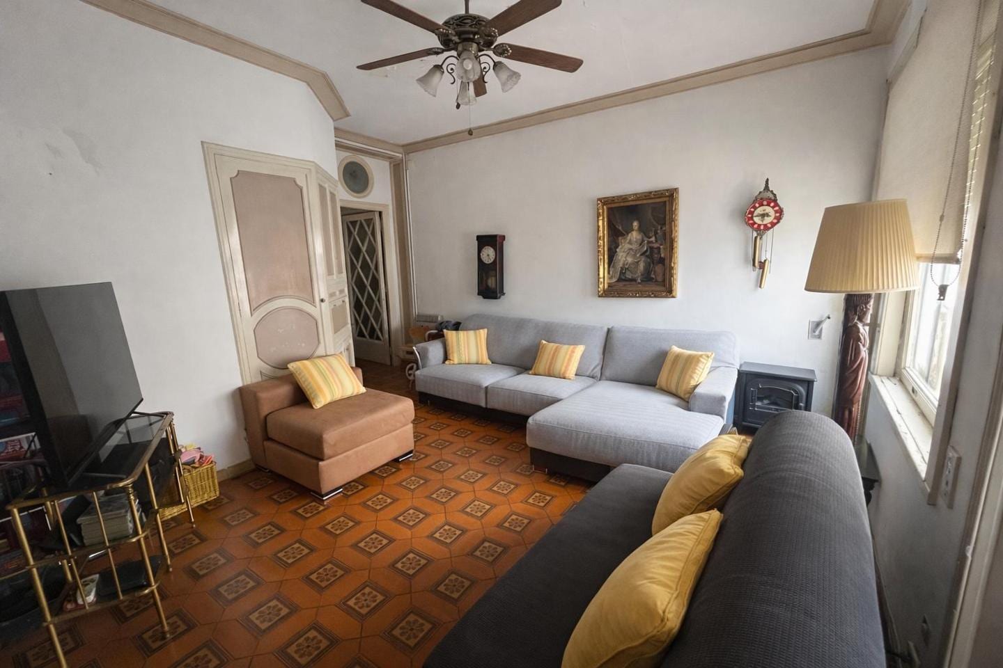 ¡Magnífica propiedad con patio, terraza y estancias clásicas en el corazón de Mataró! - Foto 20