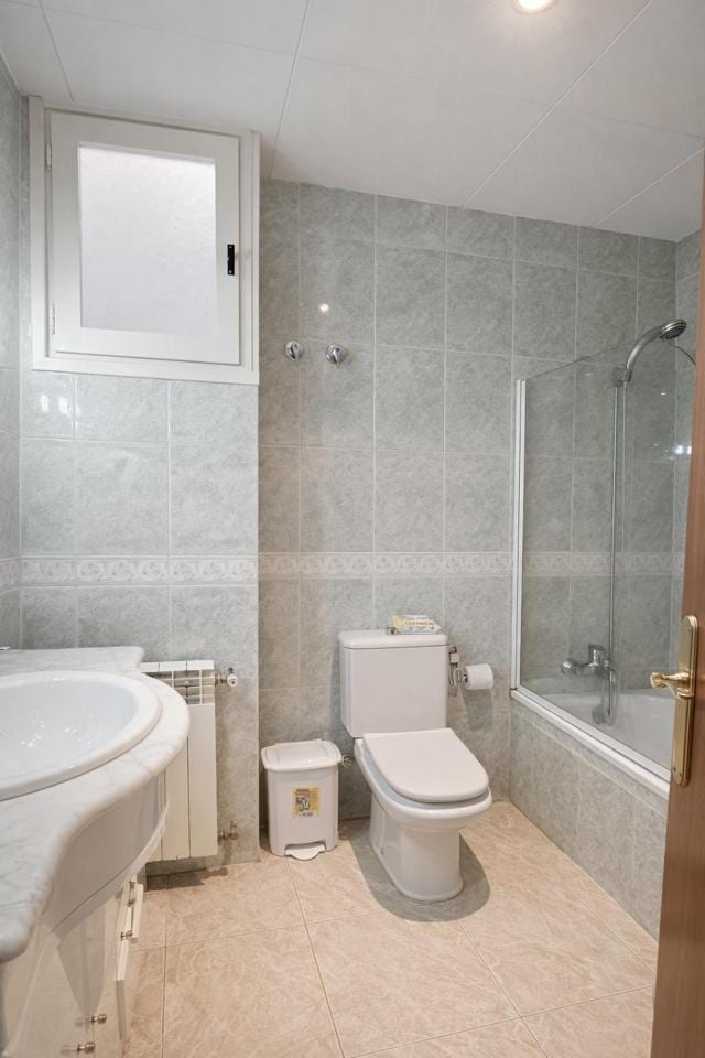 ¡MAGNÍFICA CASA UNIFAMILIAR EN ARGENTONA! - Foto 2