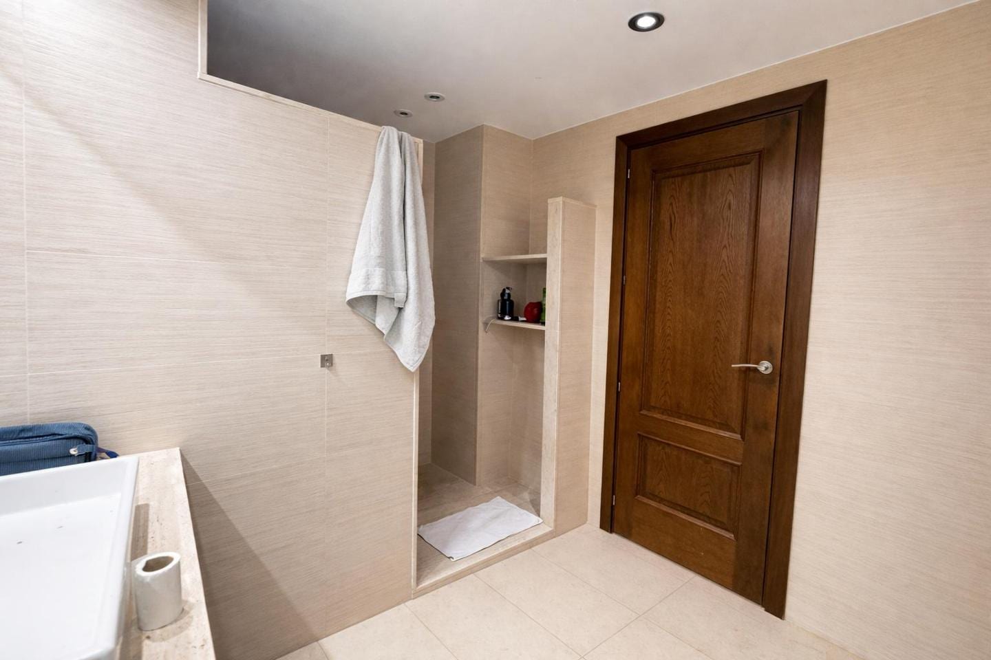 ¡ESPECTACULAR CASA CON VISTAS Y PISCINA EN PREMIÀ DE DALT! - Foto 17