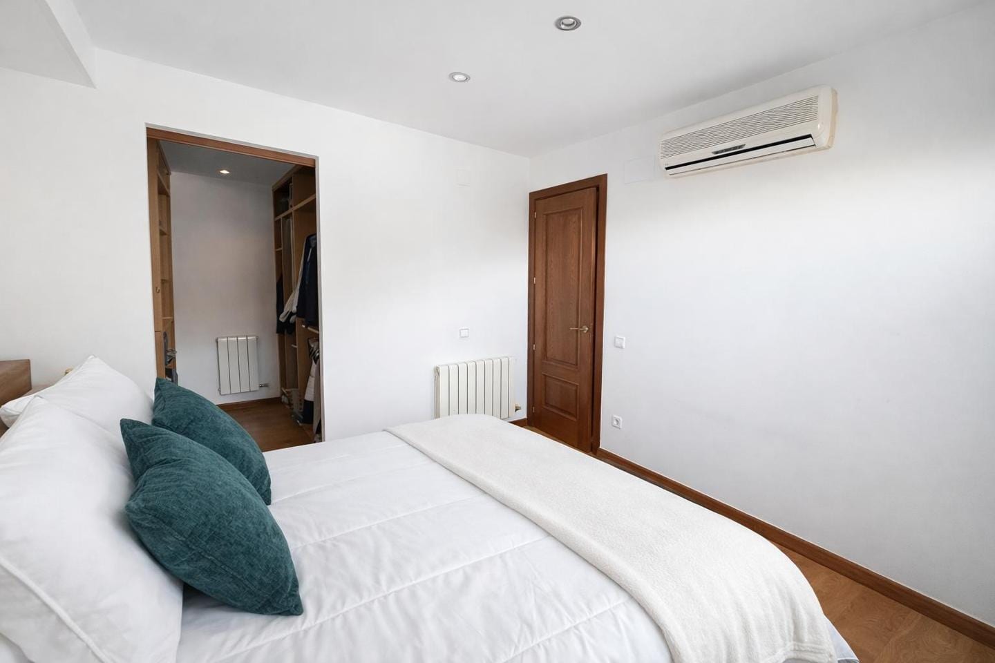 ¡ESPECTACULAR CASA CON VISTAS Y PISCINA EN PREMIÀ DE DALT! - Foto 14
