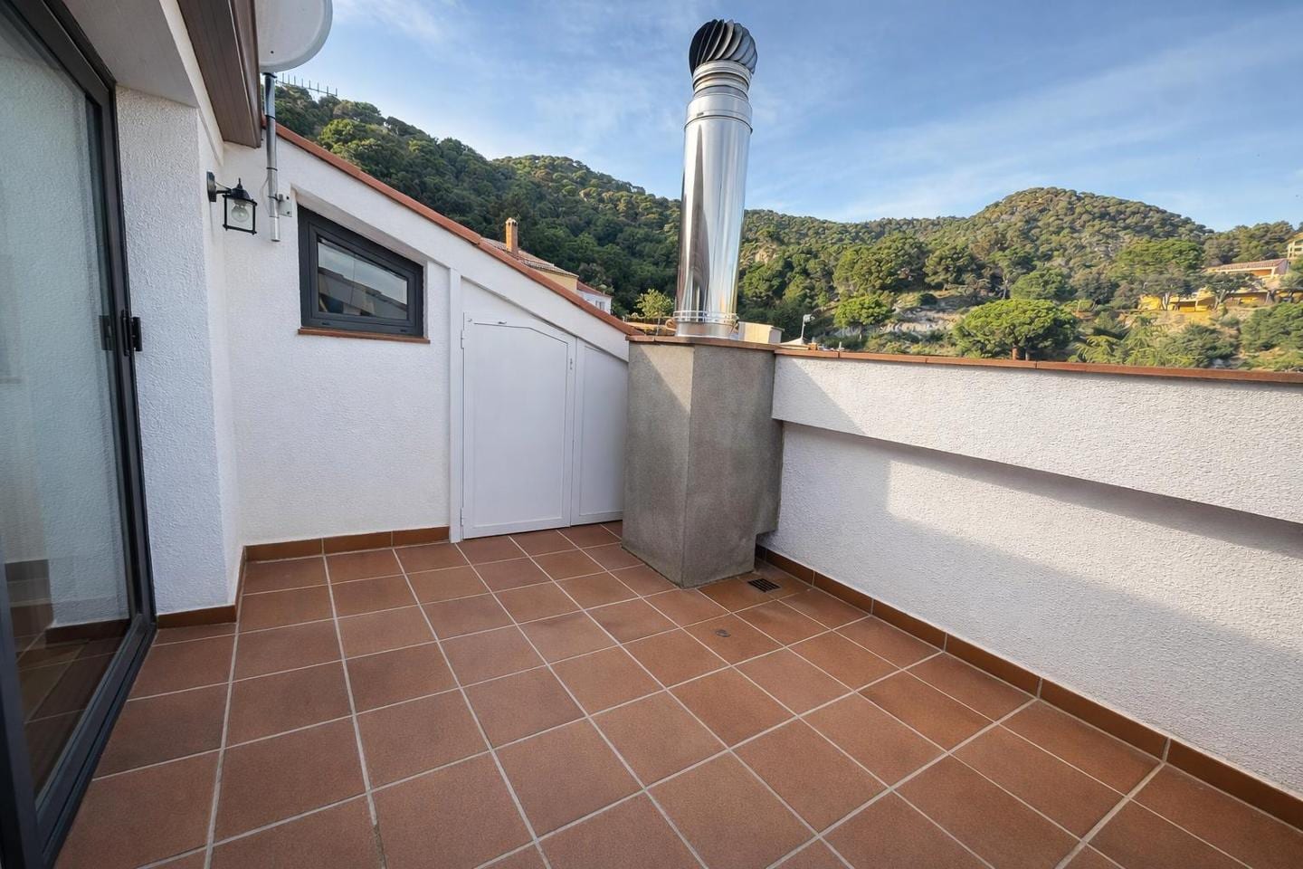 ¡ESPECTACULAR CASA CON VISTAS Y PISCINA EN PREMIÀ DE DALT! - Foto 23