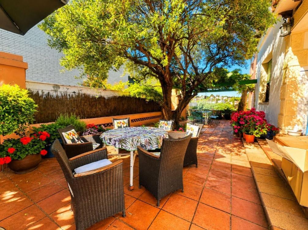 ¡Espectacular casa con encanto en Alella! - Foto 1