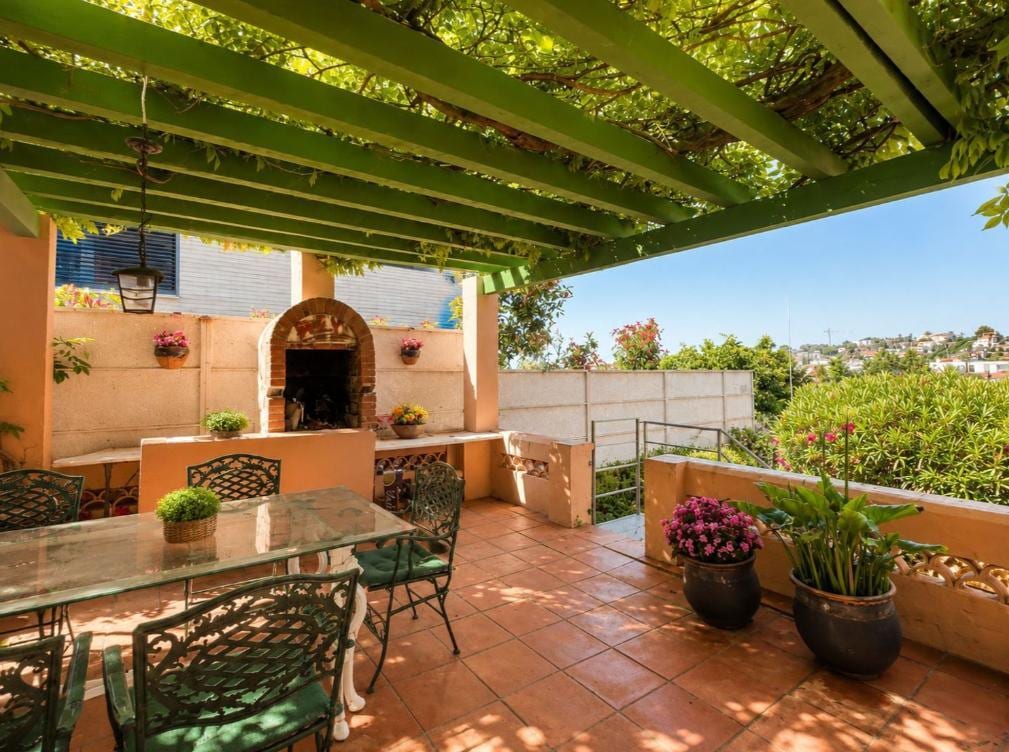 ¡Espectacular casa con encanto en Alella! - Foto 2